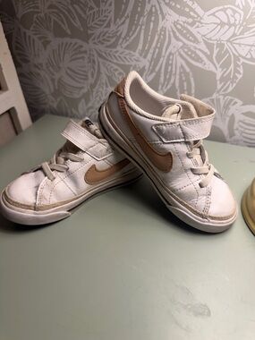 Nike Kids White Leather Sneakers with Tan Swoosh